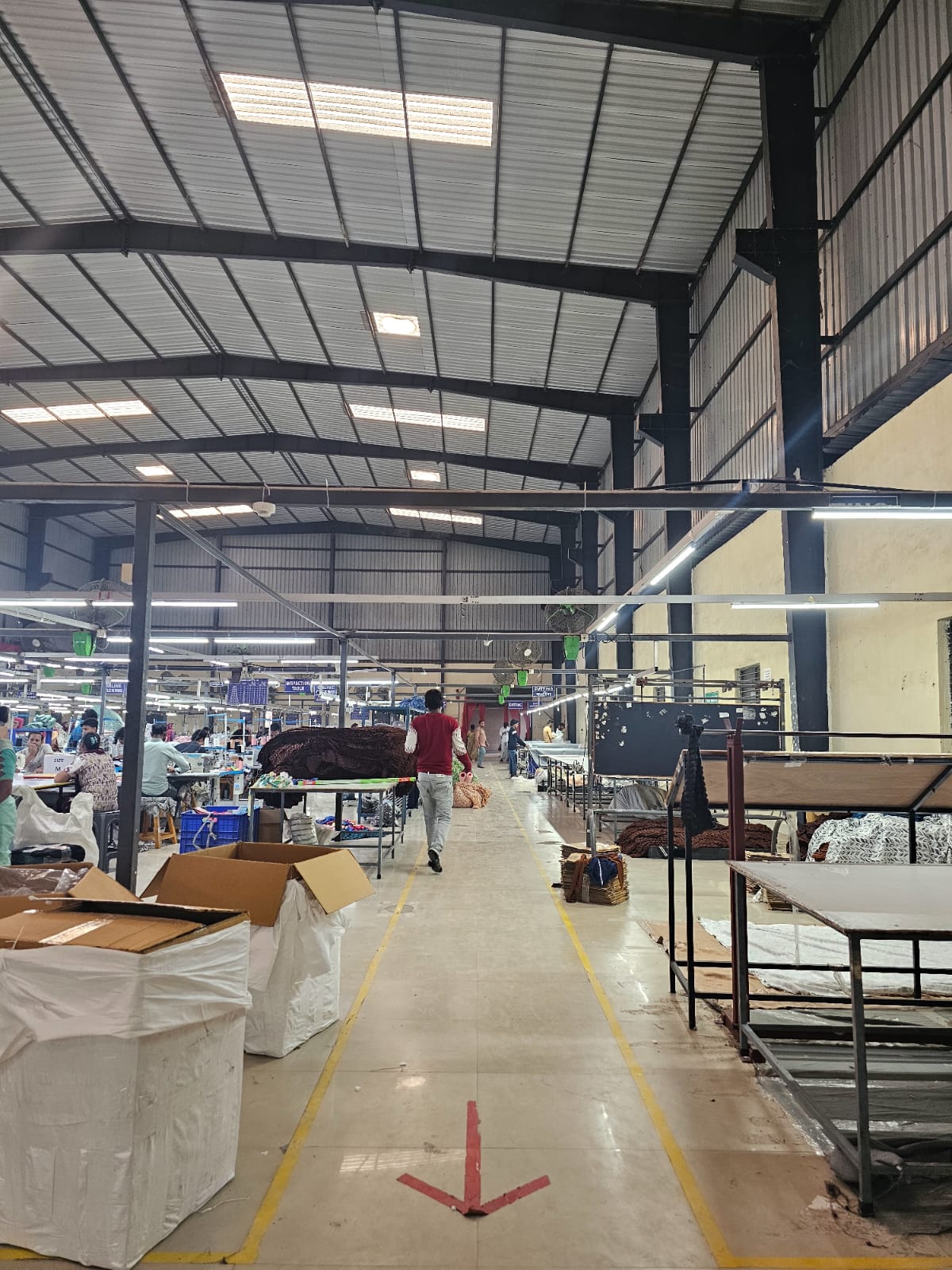 Wide internal working floor